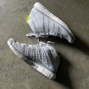 Nike Free Flyknit Chukka Sneakers